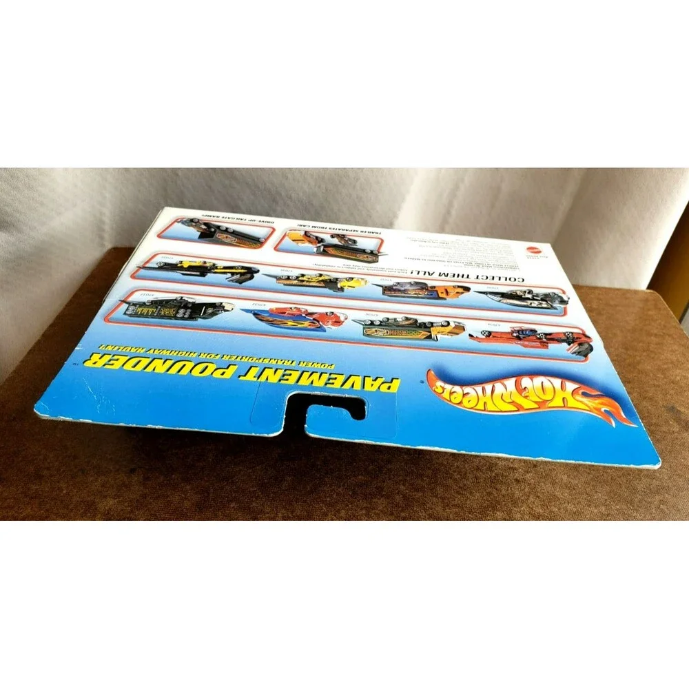 Hot Wheels PAVEMENT POUNDERS CABOVER TRUCK & SCHORCHIN' SCOOTER #47039 Groupe 13